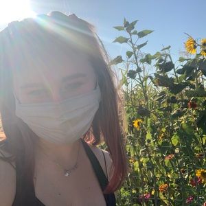 Meet your Posher, Adrianna